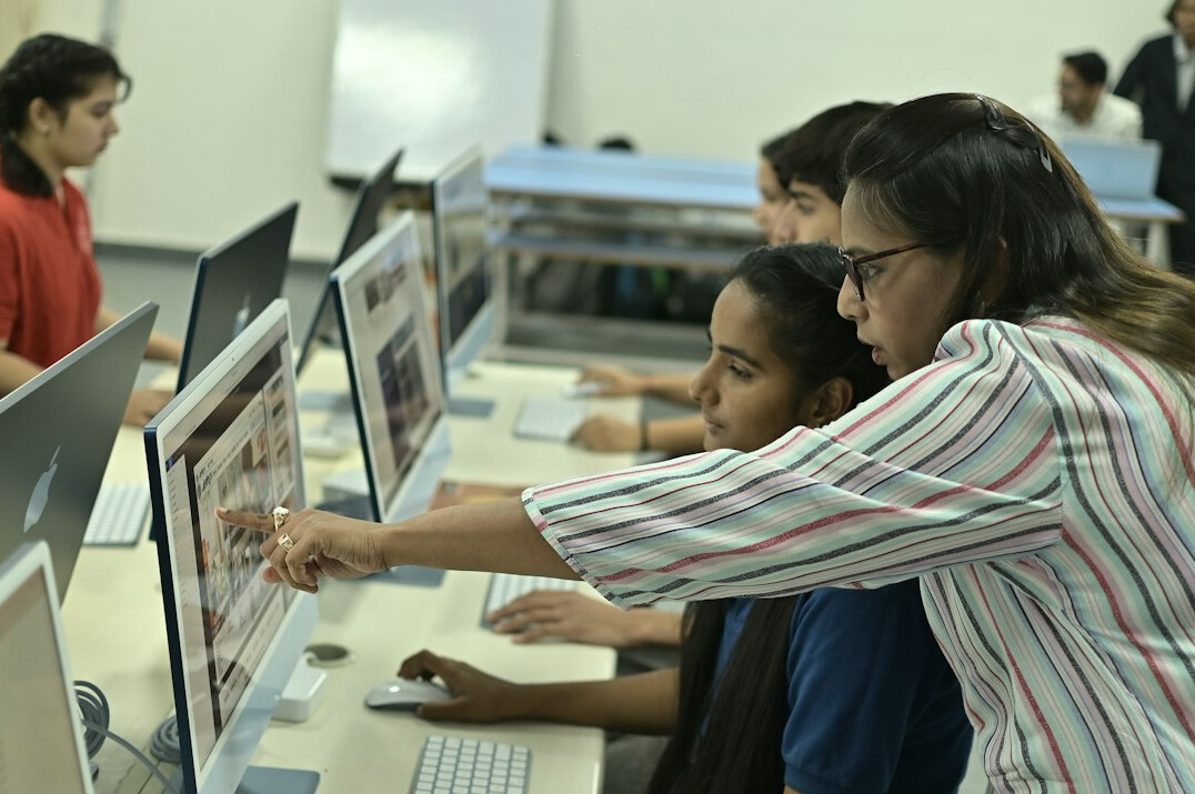 programming class with students